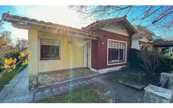 Venta Casa 2 Dormitorios Ciudad Jardín Lomas Del Palomar Con Cochera