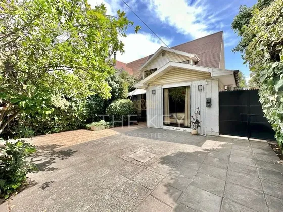 Casa En Venta De 3 Dorm. En Las Condes