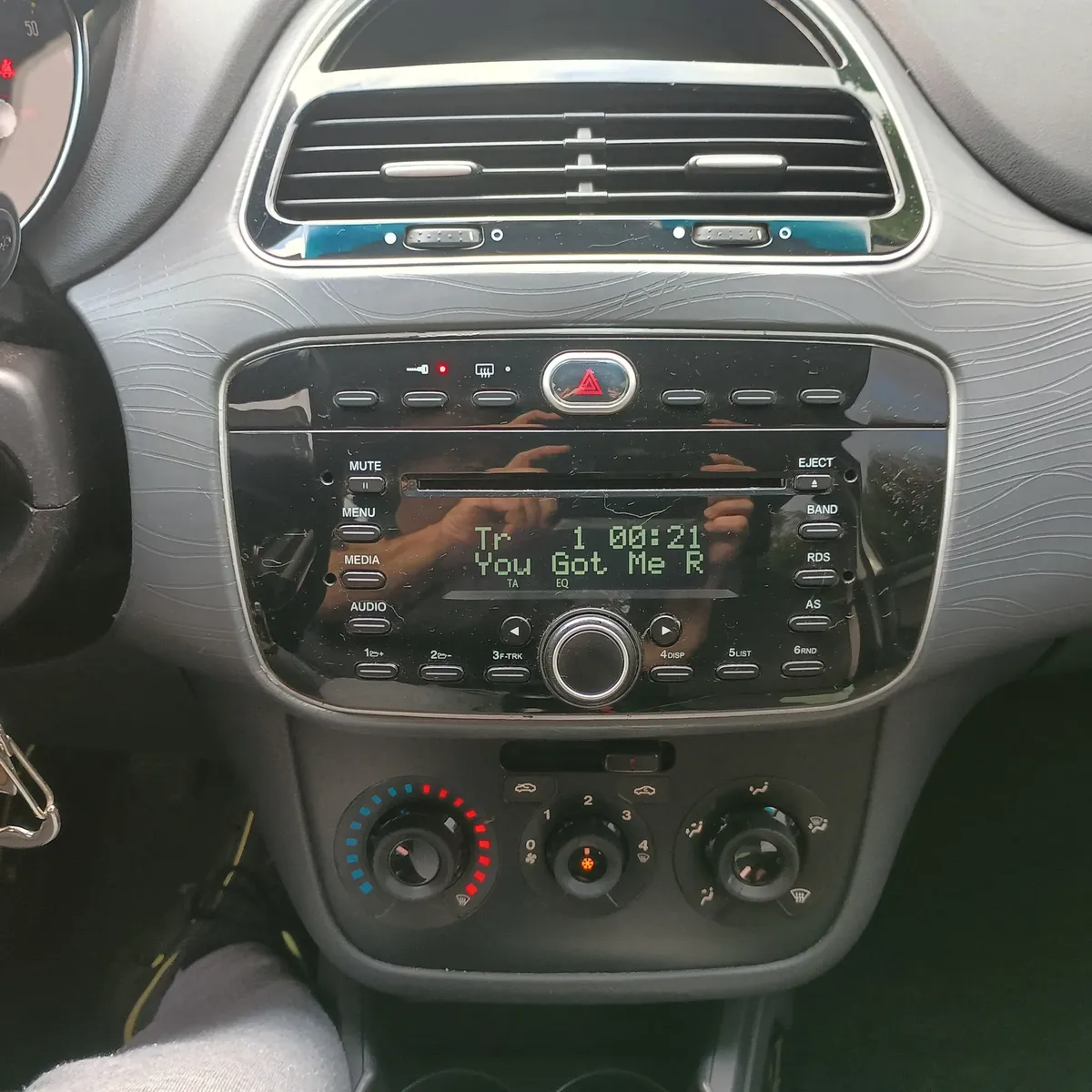 Fiat Punto 2014 1.6 16v Essence Sp Flex 5p — foto 7