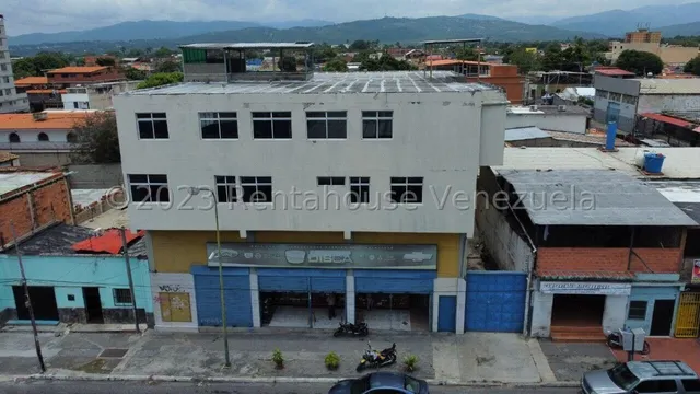 Edificio En Venta De 3 Pisos En Construcción, Obra Gris,en El Centro De Barquisimeto ; Contacta Tu Asesora Mehilyn Perez ;