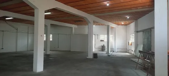 Local En Alquiler El Junquito  Km 8 Suroeste,411m², Urb. Cerrada, Np