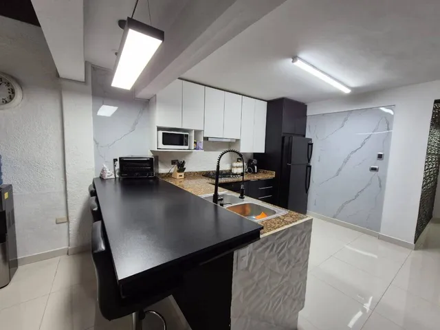Annic Coronado Vende Hermosa Apartoquinta Urb El Parral Amoblada Planta Electrica 100%  Ref. 245099