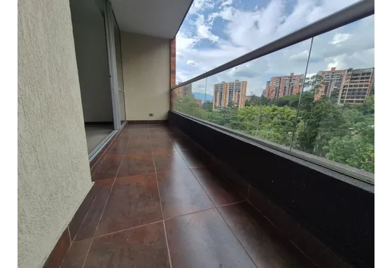 Vendo Hermoso Apartamento En Envigado, Sector Cumbres.