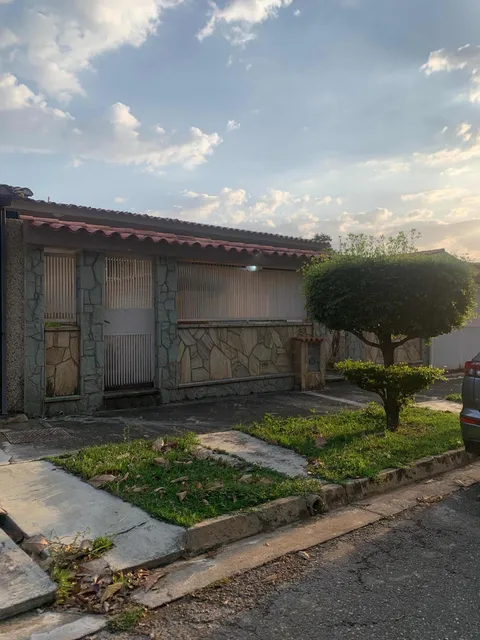 Casa Funcional Para Modernizar En La Trigaleña, Calle Ab Atm