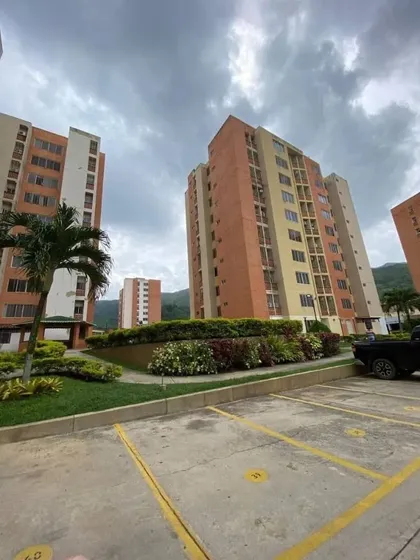 Venta De Apartamento En Mañongo Piso Bajo Se Acepta Financiamiento Lm