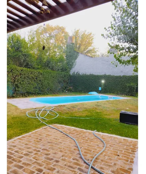 Casa Quinta Con Piscina, Parrilla, Jardín Parquizado.