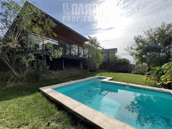 Casa En Venta De 4 Dorm. En Chicureo, La Reserva
