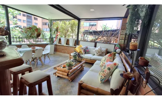 Venta De Apartamento En Viscaya, Poblado.