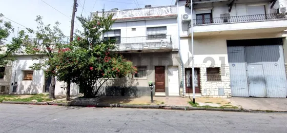 Venta Ph 3 Ambientes En Avellaneda, Patio Y Lavadero