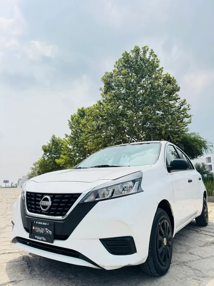 Nissan March 1.6 Sense At