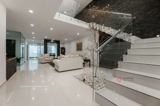 Casa En Venta De Lujo Arcos Guadalupe Zapopan