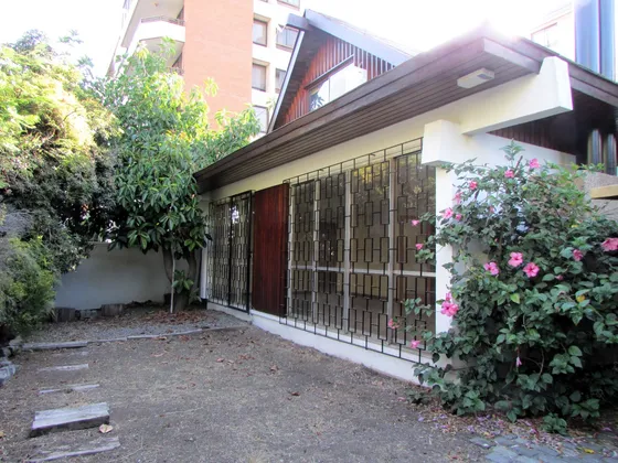 Casa En Vta 4 Dorm, 3 Baños, Gran Mansarda. Vespucio/latadía