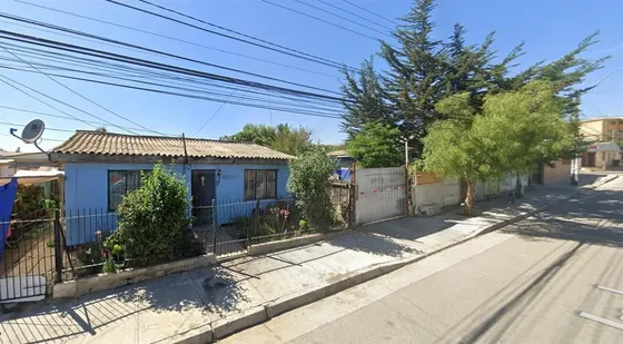Casa En Venta De 2 Dorm. En Villa Alemana