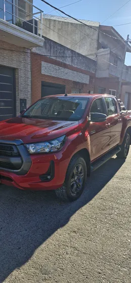 Toyota Hilux Pick-up 2.8 Cd Sr 204cv 4x4 At
