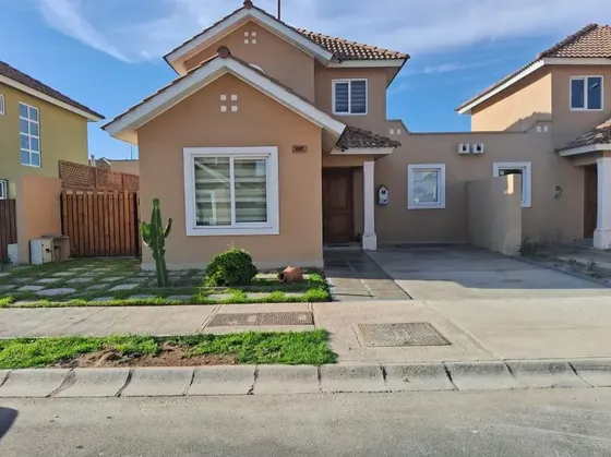 Venta Casa En Condominio Serena Oriente