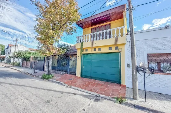 Casa 5 Ambientes En Venta En Castelar