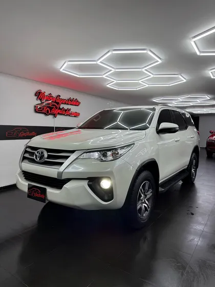 Toyota Fortuner 2.4 Street At 7as