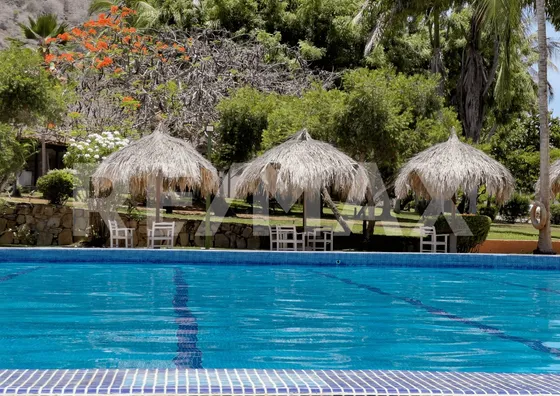 Re/max2mil Vende Interesante Apartamento,  Frente Al Mar En Las Terrazas De Guacuco, Isla De Margarita, Acceso Privado A La Playa, Ideal Para Alquiler Vacacional