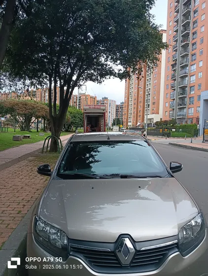 Renault Logan 1.6 Privilege / Intens