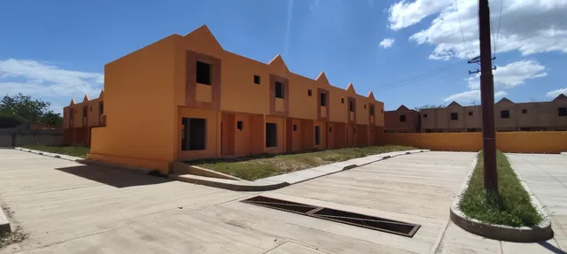 Town House En Guacara Obra Gris Con Financiamiento A 12 Meses  Urbanizacion Las Trinitarias