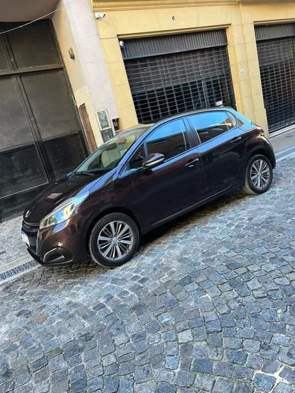 Peugeot 208 1.6 Allure