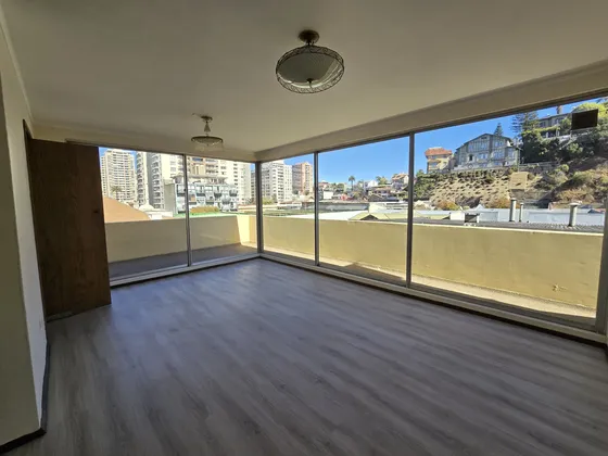 Amplio Y Muy Cómodo En El Centro De Viña Del Mar