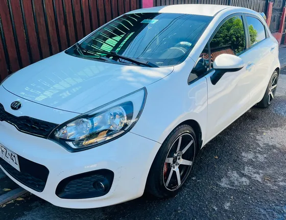 Kia Rio 5 Ex 1.4l 6mt Ac Dab Abs