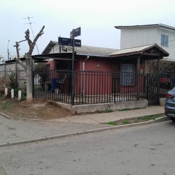Excelente Casa Esquina