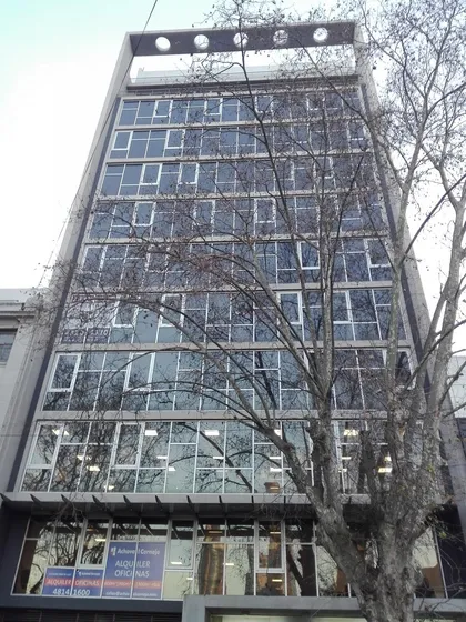 Cochera En Planta Baja En Venta Av. Belgrano Y Azopardo