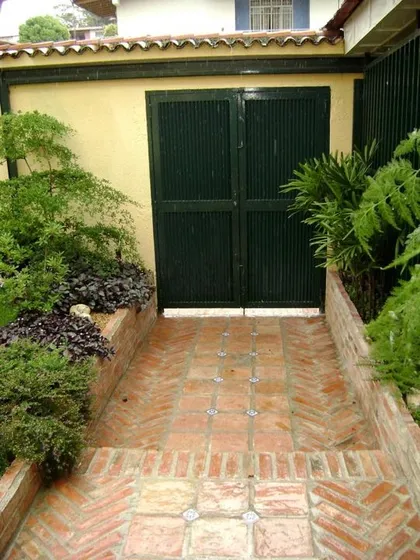 Casa Para Venta En Club Hípico  #2347