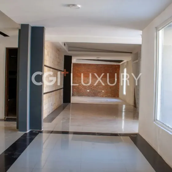 Cgi+ Luxury Vende Local Comercial En La Av. Principal De Lecheria, Excelente Ubicación