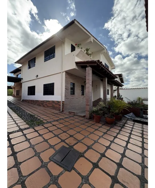Casa En Venta Calle Cerrada Parque Urbanizacion Colinas De Carrizal
