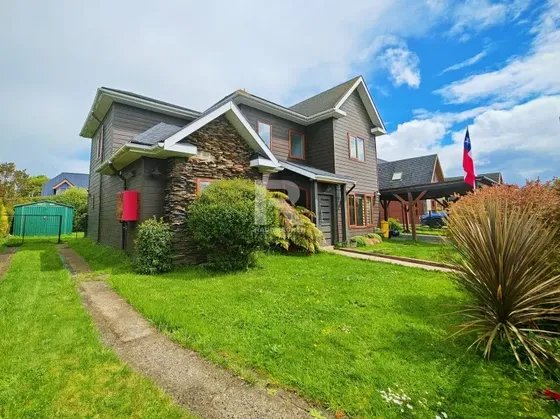 Espectacular Casa En El Mejor Barrio Urbano De Puerto Varas