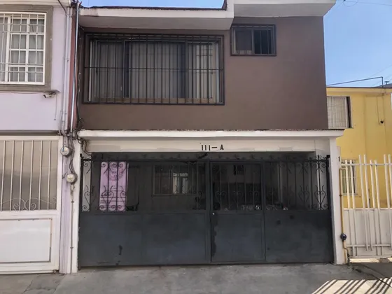 Venta De Casa En Toluca, Ubicada En Colonia Santa Maria De Las Rosas