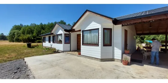 Casa 4d2b  Frente Colegio Oxford