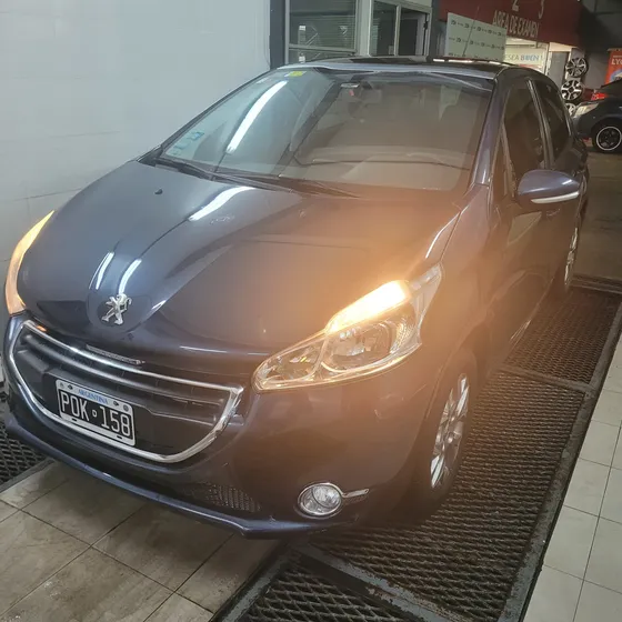 Peugeot 208 1.6 Allure Touchscreen