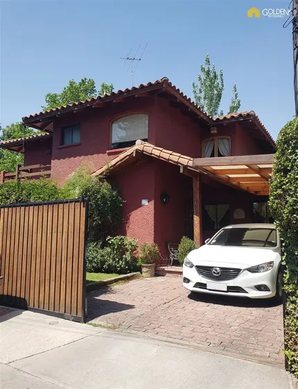 Casa En Venta En La Reina