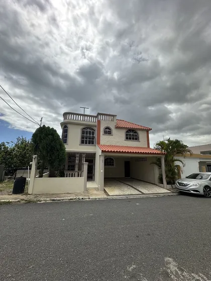 Casa De 3 Niveles En Brisa Oriental,, Santo Domingo Este