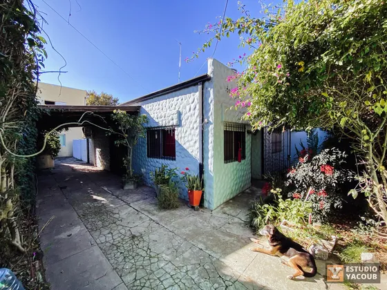 Casa En Venta - 3 Dormitorios 2 Baños - 90mts2 - Melchor Romero