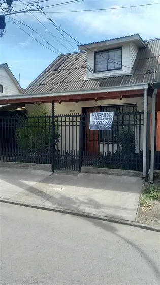 Casa En Venta De 4 Dorm. En Curicó