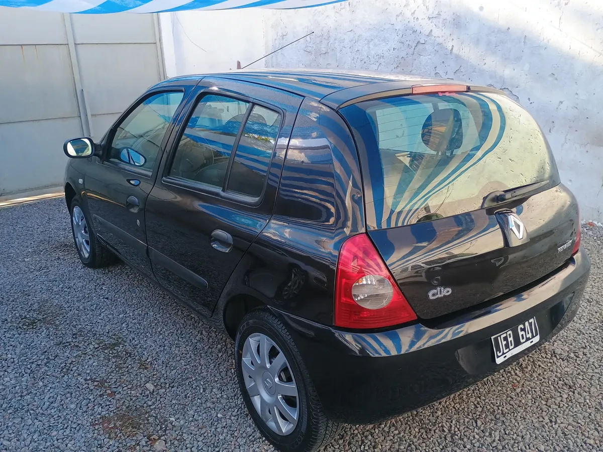 Renault Clio 1.2 Authentique532423096749281284