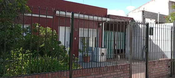 Casa En Venta En Rafael Calzada