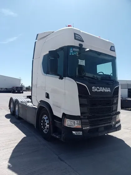 Camión Scania R620 A6x4