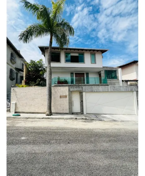 Vendo Casa Remodelada 500m2 7h/6b/3p Los Naranjos 9664