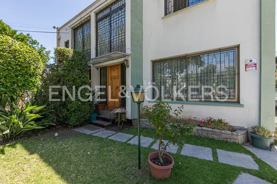 Clásica Casa Ñuñoína/3d + Servicio