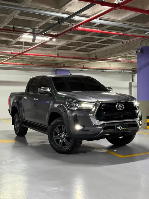 Toyota Hilux 2.7 Automática 4x4