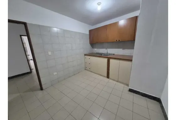 Se Alquila Apartamento 80m2 Urb. Monterrey 7518