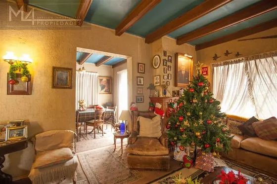 Casa En Tranquilo Barrio De Ñuñoa 6dorm 4bañ Y 2estc