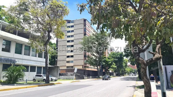 Oficina En Venta, Ubicada En La Urbanización Chuao #27-223 Darlys