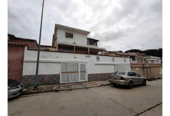 Venta Casa 399 M2 8h/5b/4pe Vista Alegre